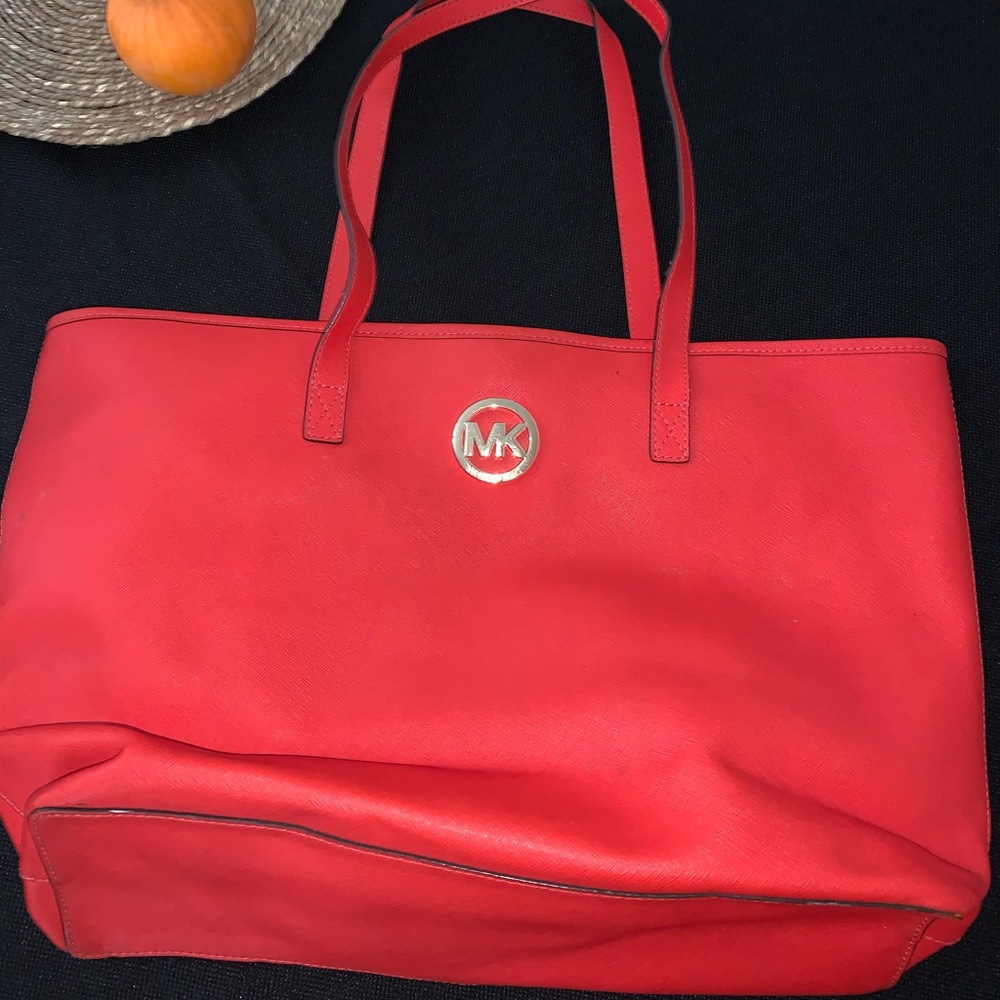 Bright red orange tote😍